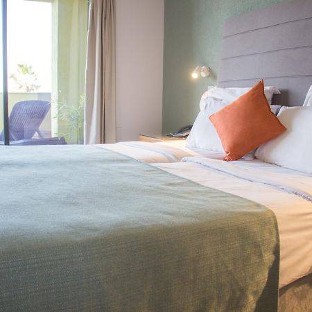 Golden Beach Hotel Tel Aviv Bagian luar foto