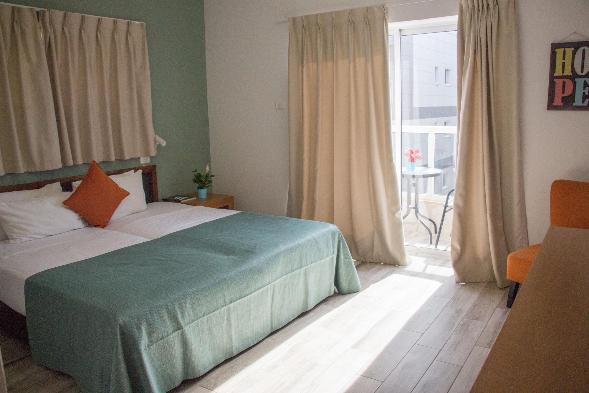 Golden Beach Hotel Tel Aviv Bagian luar foto