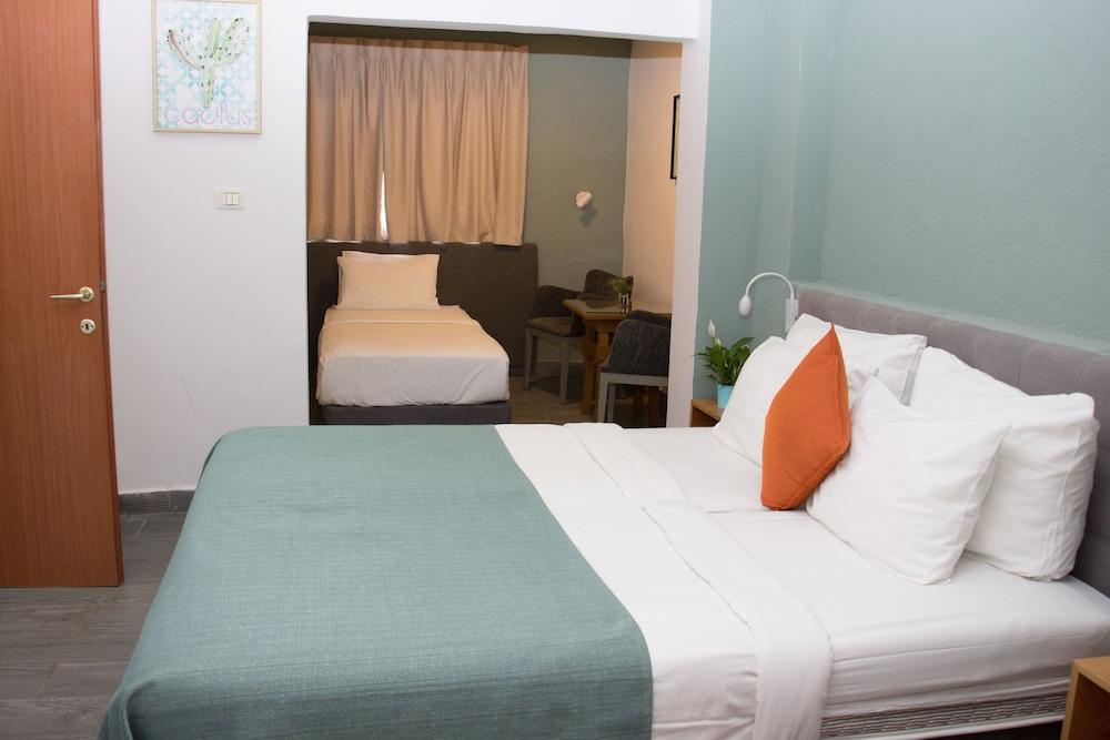 Golden Beach Hotel Tel Aviv Bagian luar foto