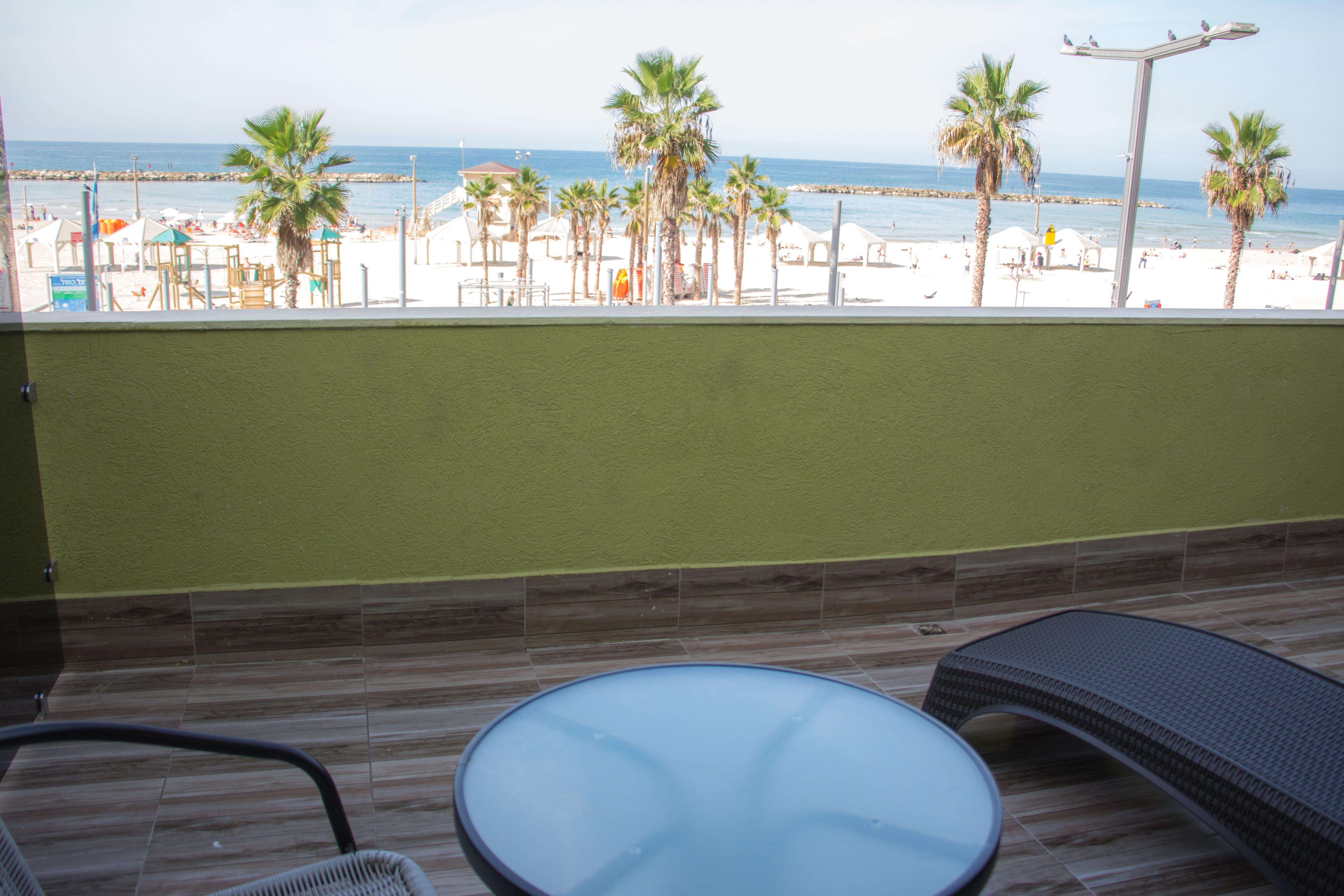 Golden Beach Hotel Tel Aviv Bagian luar foto