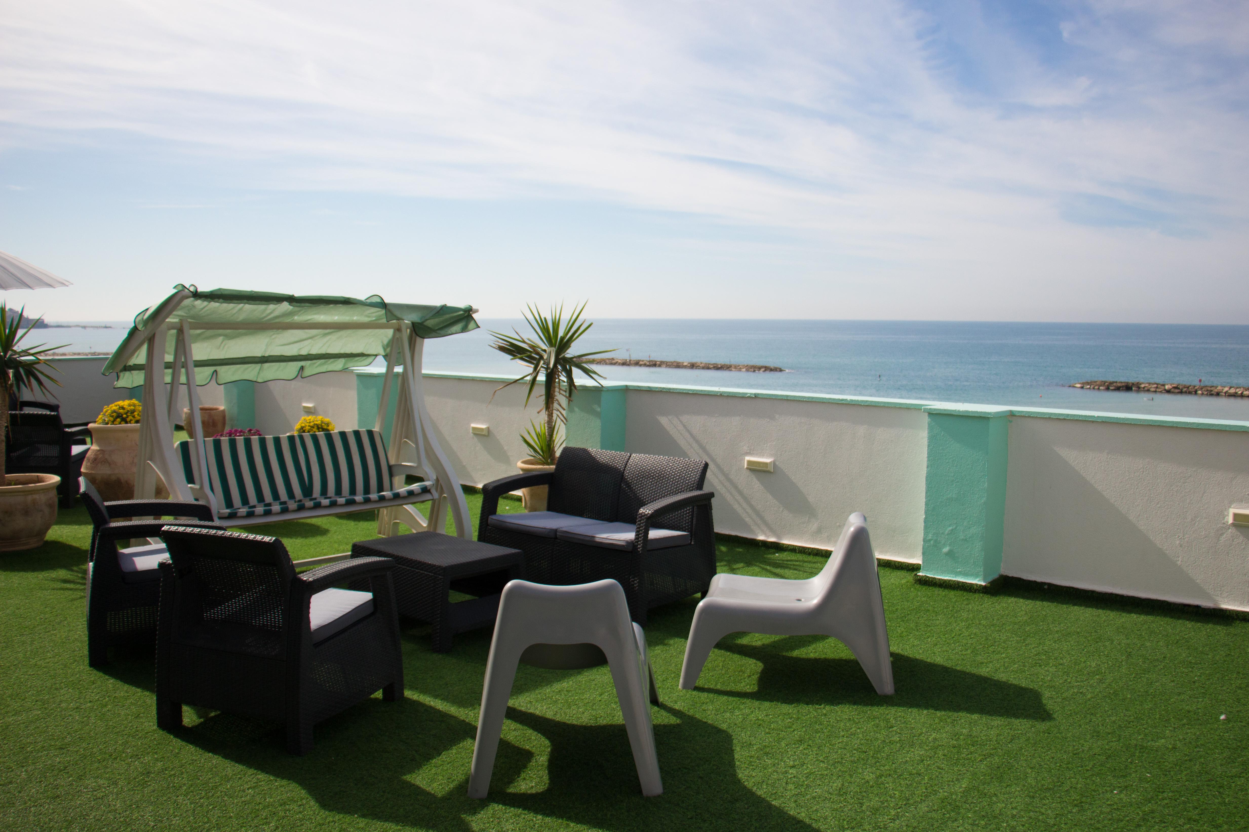 Golden Beach Hotel Tel Aviv Bagian luar foto