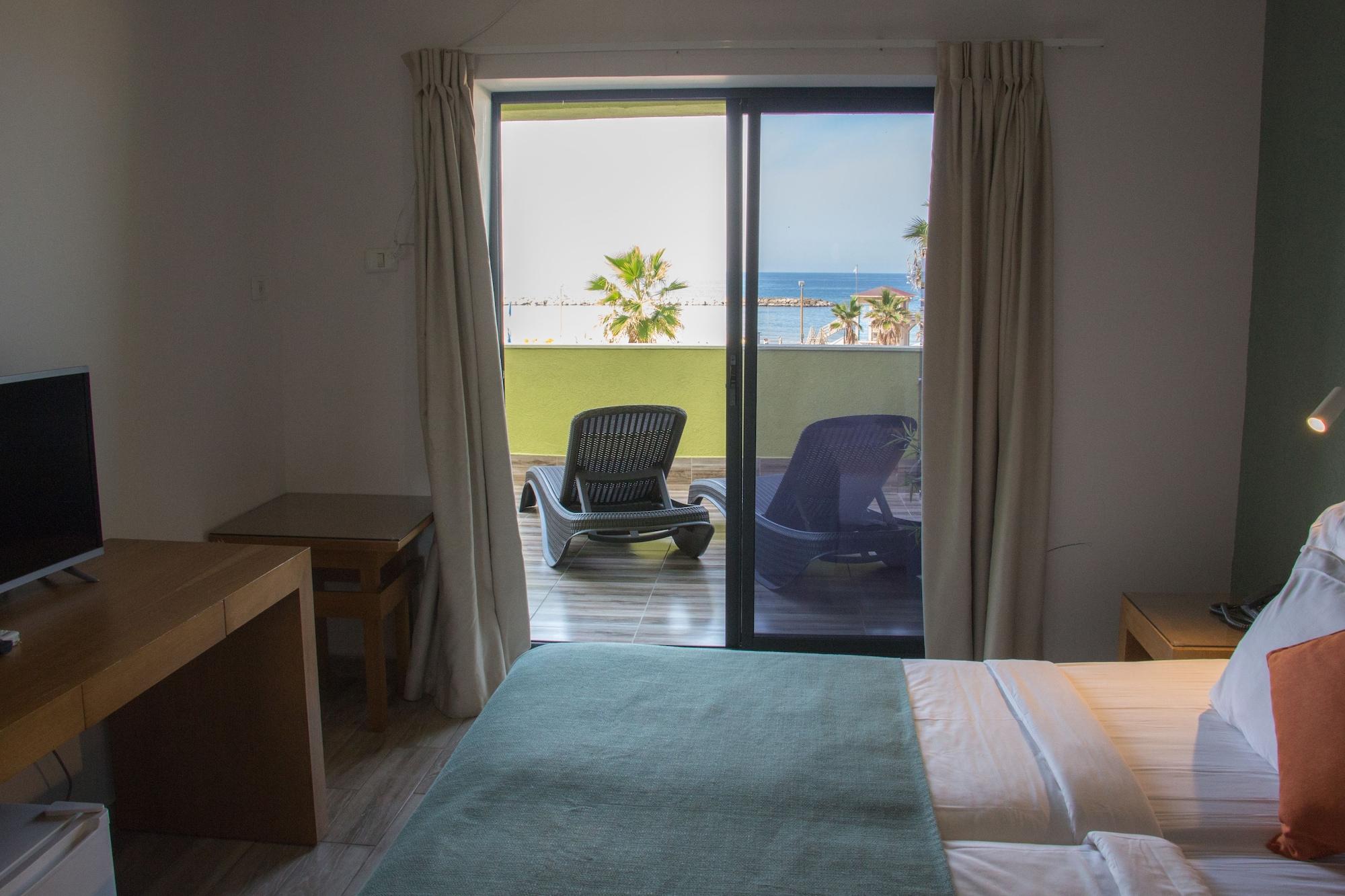 Golden Beach Hotel Tel Aviv Bagian luar foto