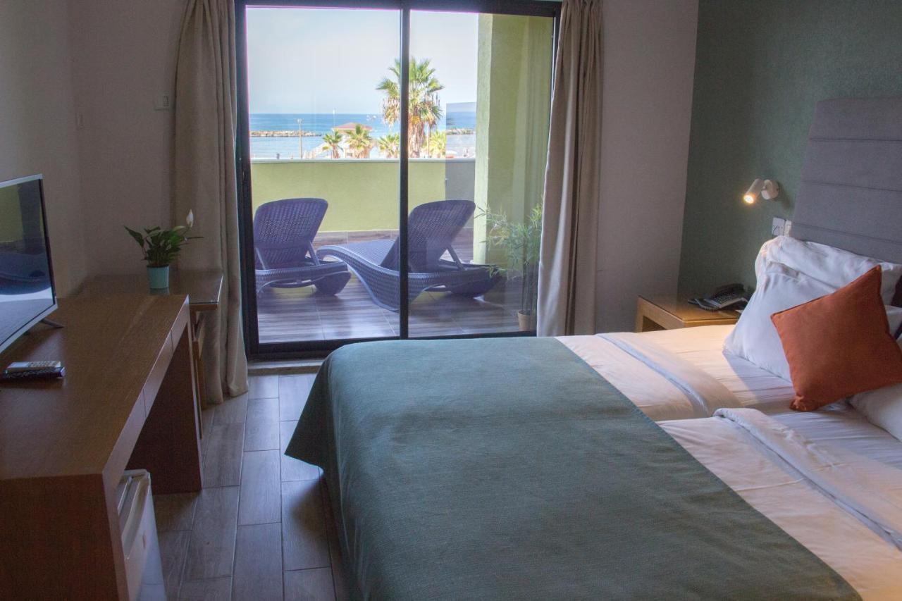Golden Beach Hotel Tel Aviv Bagian luar foto