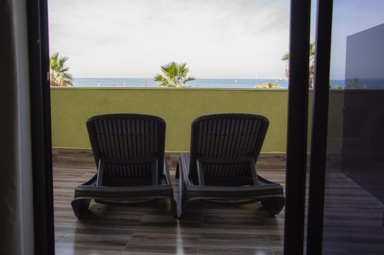 Golden Beach Hotel Tel Aviv Bagian luar foto