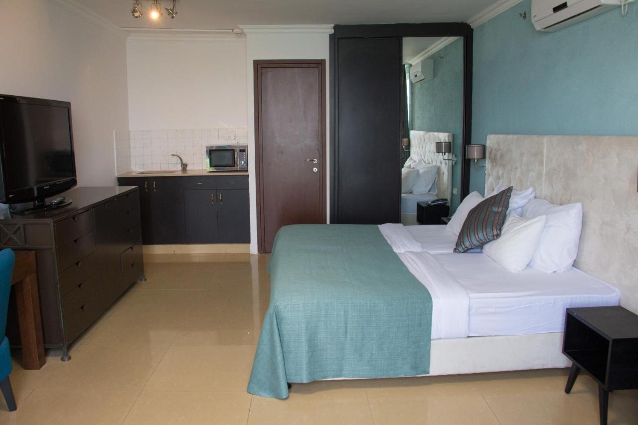 Golden Beach Hotel Tel Aviv Bagian luar foto