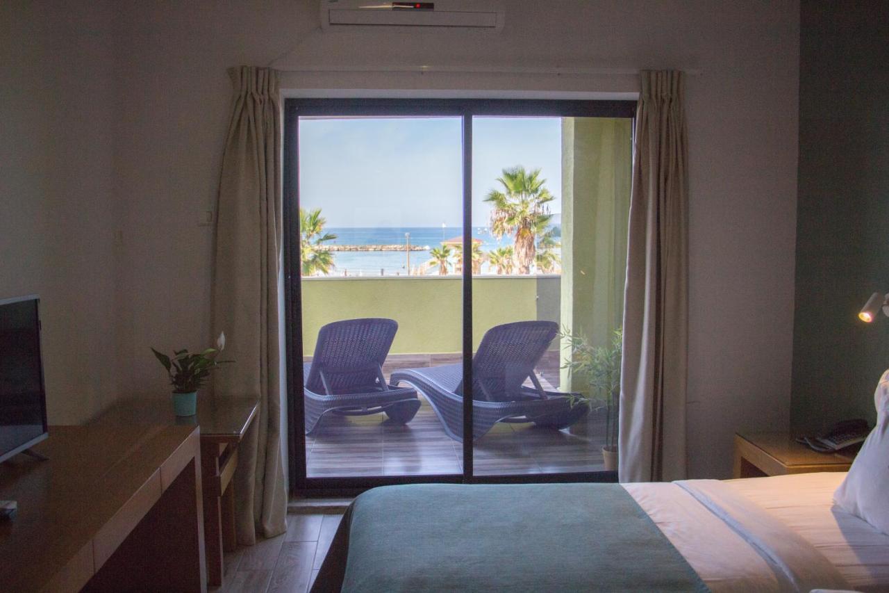 Golden Beach Hotel Tel Aviv Bagian luar foto
